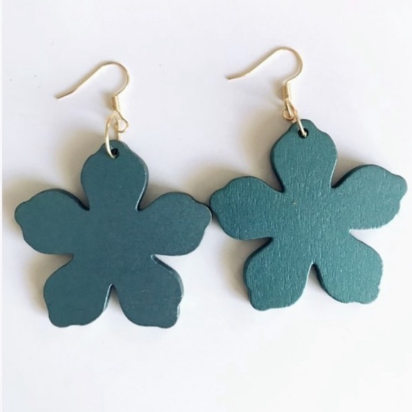 💙 Blue Wooden Flower Earrings - Picture 1 of 1